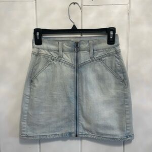 Jean skirt with zipper